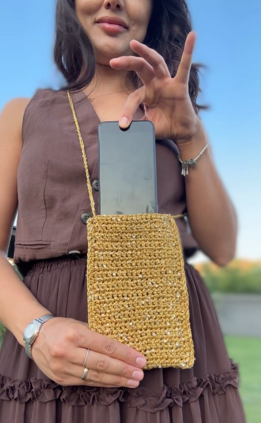 How to Crochet a Simple Gold Bag Using Sensy's Pailette Yarn