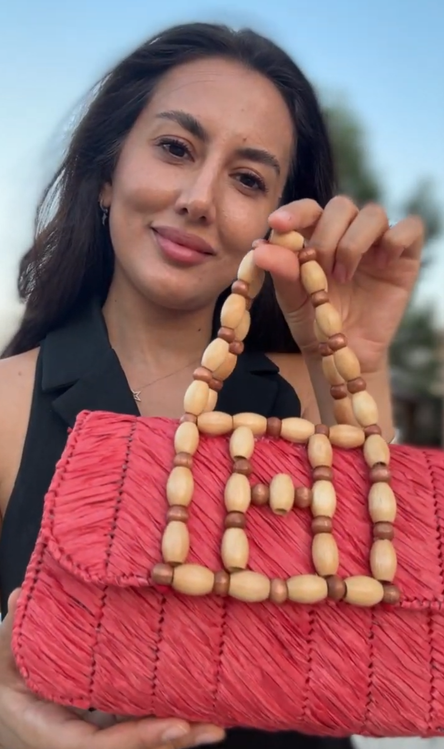 How to Make a Handmade Red Bag with Raffia Threads