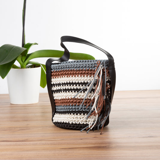 Cylinder Bag With Tassel Detail And Color Transitions Free Pattern