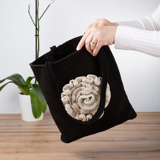 Ecru Flower Detailed Shoulder Bag Free Pattern