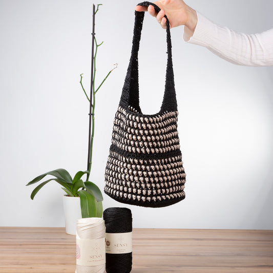 Black Stripe Detailed Motif Bag Free Pattern