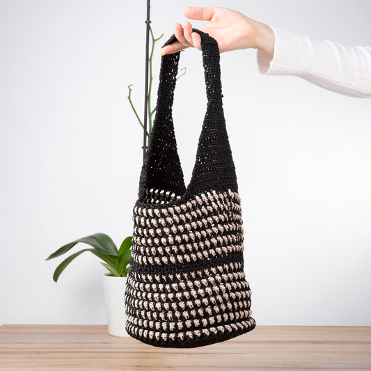 Black Stripe Detailed Motif Bag Free Pattern